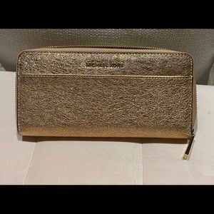 **SOLD** Michael Kors Zippy Travel Wallet